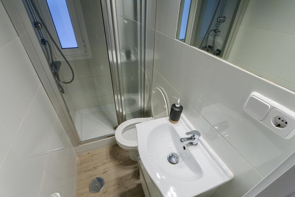 Dobo Rooms Ronda De Segovia Madryt Zewnętrze zdjęcie