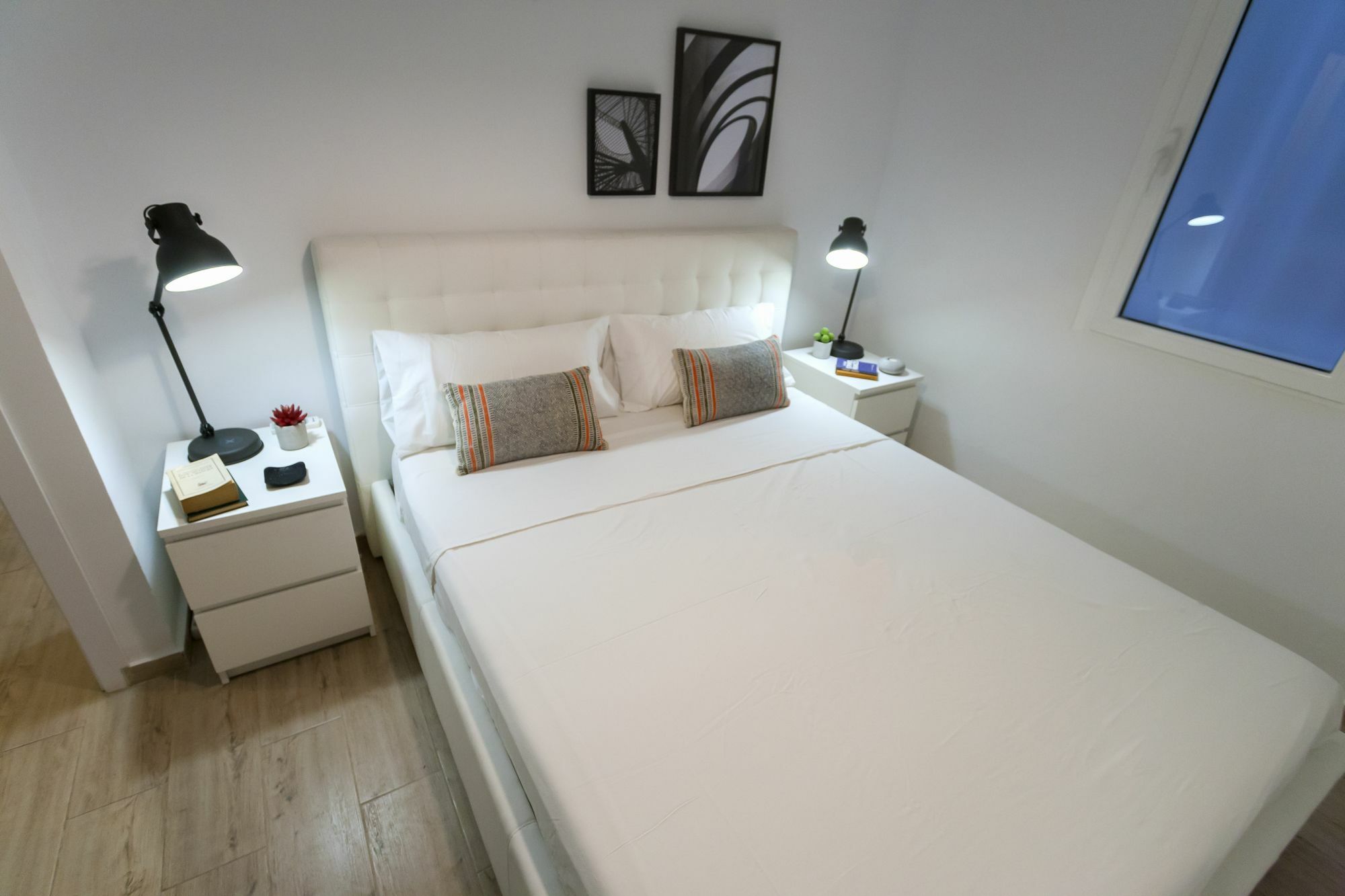 Dobo Rooms Ronda De Segovia Madryt Zewnętrze zdjęcie