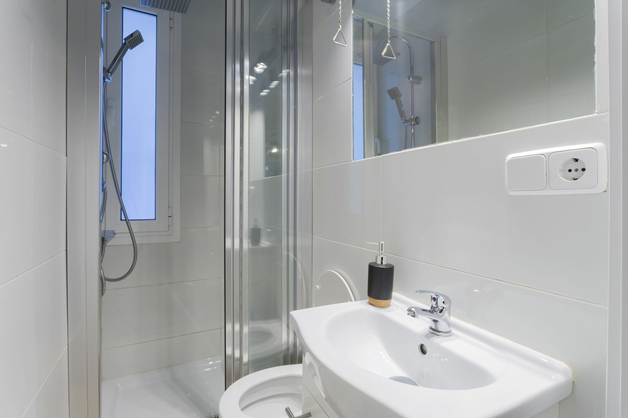 Dobo Rooms Ronda De Segovia Madryt Zewnętrze zdjęcie